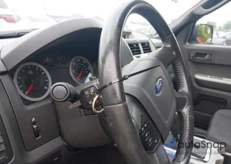 2011 Ford Escape Xlt z USA, uszkodzony, nr VIN 1FMCU0D70BKB66899